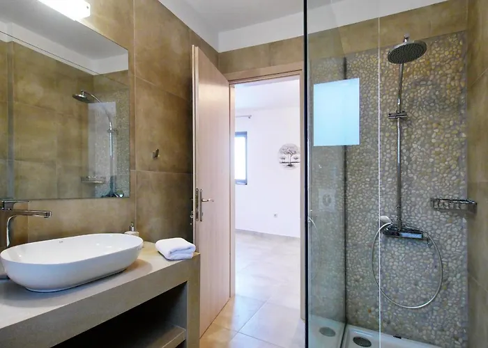 Kalypso Infinity Pool *