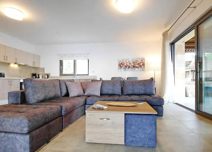 Kalypso Infinity Pool *