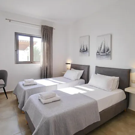 Kalypso Infinity Pool Livathos (Kefalonia)